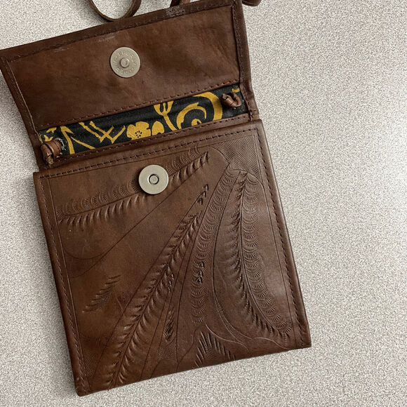 Leaders in Leather Purse Crossbody Bag Brown Embossed Snap Magnetic Tri-Fold - Picture 5 of 10